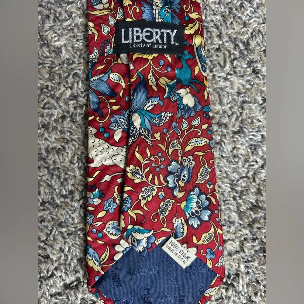 Liberty of London Men’s Vintage 100% silk tie